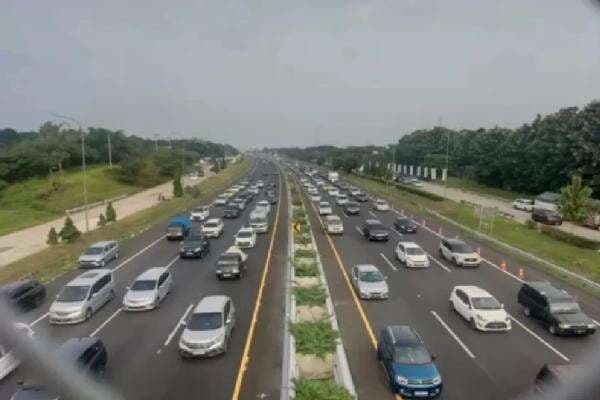 Rekayasa One Way Pangkas Waktu Tempuh Jakarta-Jateng Jadi 5 Jam 12 Menit Rekayasa One Way Pangkas Waktu Tempuh Jakarta-Jateng Jadi 5 Jam 12 Menit