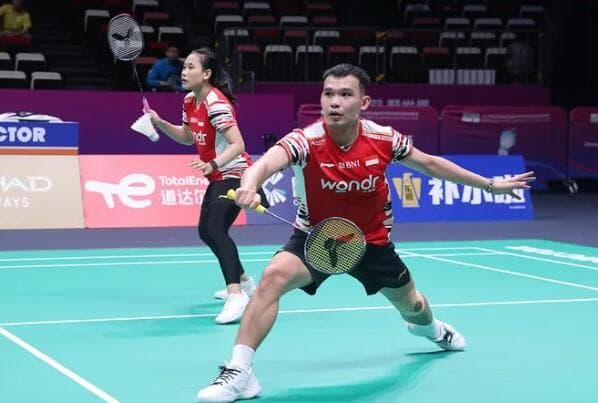 Hasil Piala Sudirman 2025: Rinov Rivaldi/Pitha Haningtyas Menang, Indonesia Sapu Bersih Inggris 5-0 Hasil Piala Sudirman 2025: Rinov Rivaldi/Pitha Haningtyas Menang, Indonesia Sapu Bersih Inggris 5-0