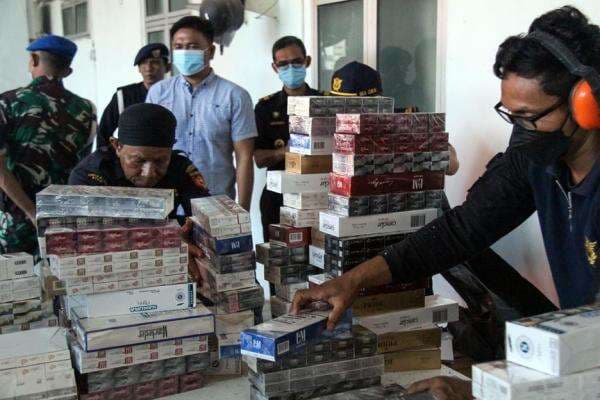 Rokok Ilegal Bukan Persoalan Sepele, Potensi Kerugian Negara hingga Rp97 Triliun Rokok Ilegal Bukan Persoalan Sepele, Potensi Kerugian Negara hingga Rp97 Triliun