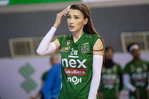 Kisah Sabina Altynbekova, Pevoli Muslim Cantik yang Wujudkan Mimpinya Main di Indonesia Kisah Sabina Altynbekova, Pevoli Muslim Cantik yang Wujudkan Mimpinya Main di Indonesia