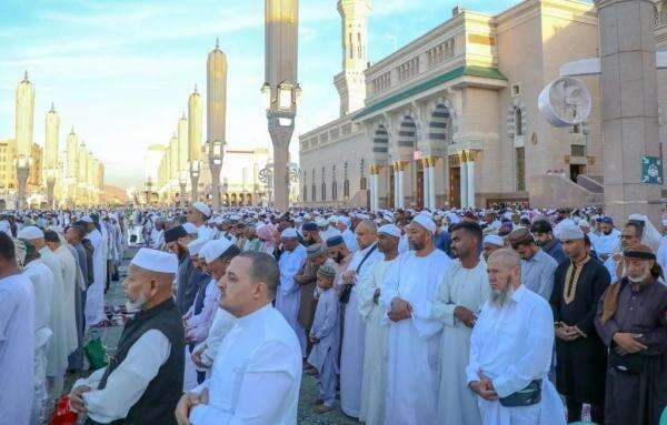 Arab Saudi Keluarkan Panduan Salat Idul Fitri, Digelar 15 Menit Setelah Matahari Terbit Arab Saudi Keluarkan Panduan Salat Idul Fitri, Digelar 15 Menit Setelah Matahari Terbit