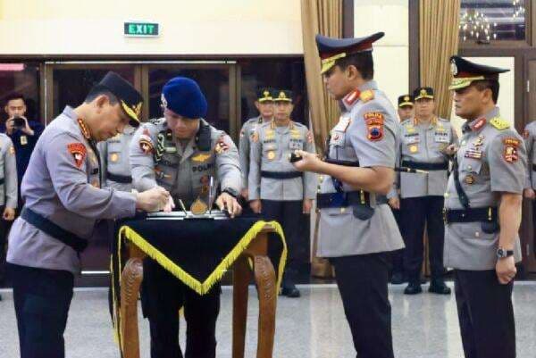 Tiga Kapolda Termuda di Indonesia, Nomor 2 dan 3 Jebolan Akpol 1996 Tiga Kapolda Termuda di Indonesia, Nomor 2 dan 3 Jebolan Akpol 1996