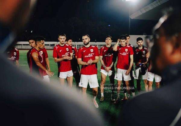 Diperingati Peramal agar Tak Main Menyerang di Laga Timnas Indonesia vs Bahrain, Patrick Kluivert Janji Main Agresif! Diperingati Peramal agar Tak Main Menyerang di Laga Timnas Indonesia vs Bahrain, Patrick Kluivert Janji Main Agresif!