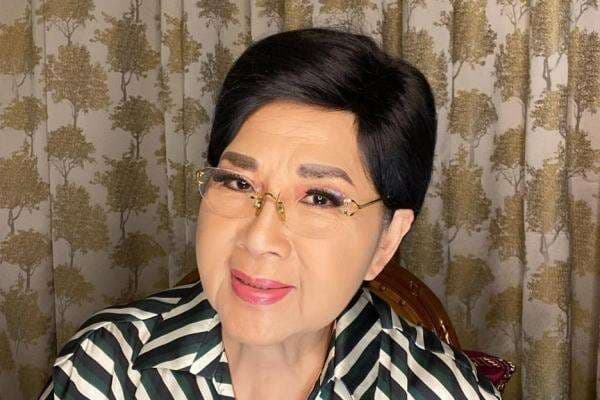 Titiek Puspa Tunjukkan Respons Positif usai Operasi Pecah Pembuluh Darah Titiek Puspa Tunjukkan Respons Positif usai Operasi Pecah Pembuluh Darah