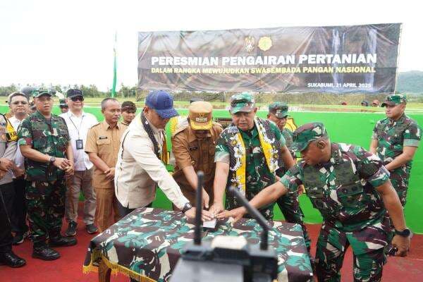 Kasad dan Wamentan Resmikan Pengairan Ribuan Hektare Sawah di Sukabumi Kasad dan Wamentan Resmikan Pengairan Ribuan Hektare Sawah di Sukabumi