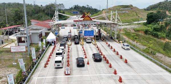 114 Ribu Kendaraan Lintasi Tol Trans Sumatera Saat Lebaran 114 Ribu Kendaraan Lintasi Tol Trans Sumatera Saat Lebaran