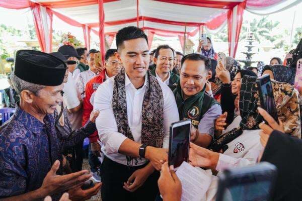 Tulis Jabatan Kaesang sebagai Stafsus Wapres, Pemkot Kediri Minta Maaf Tulis Jabatan Kaesang sebagai Stafsus Wapres, Pemkot Kediri Minta Maaf