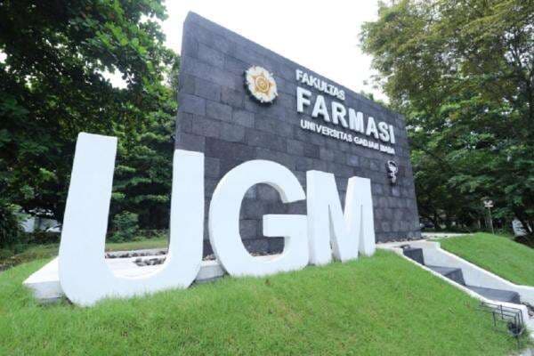 UGM Tindak Tegas Kasus Kekerasan Seksual oleh Guru Besar Farmasi, Dicopot dan Proses Kepegawaian Disiapkan UGM Tindak Tegas Kasus Kekerasan Seksual oleh Guru Besar Farmasi, Dicopot dan Proses Kepegawaian Disiapkan
