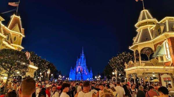 Warga Kanada Boikot Liburan ke AS, Ekonomi Amerika Bisa Tekor Rp33 Triliun Warga Kanada Boikot Liburan ke AS, Ekonomi Amerika Bisa Tekor Rp33 Triliun