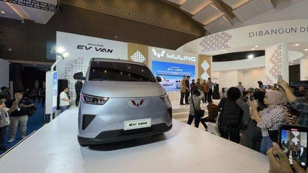 Wuling Gebrak PEVS 2025: Pamer Monster Listrik Niaga Pertama di Indonesia, Siap Rebut Pasar Logistik? Wuling Gebrak PEVS 2025: Pamer Monster Listrik Niaga Pertama di Indonesia, Siap Rebut Pasar Logistik?