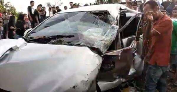 Kecelakaan Maut di Asahan, Xenia Tertabrak Kereta Api, 1 Tewas 4 Luka-Luka Kecelakaan Maut di Asahan, Xenia Tertabrak Kereta Api, 1 Tewas 4 Luka-Luka